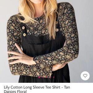 Long sleeve cotton top with daisies